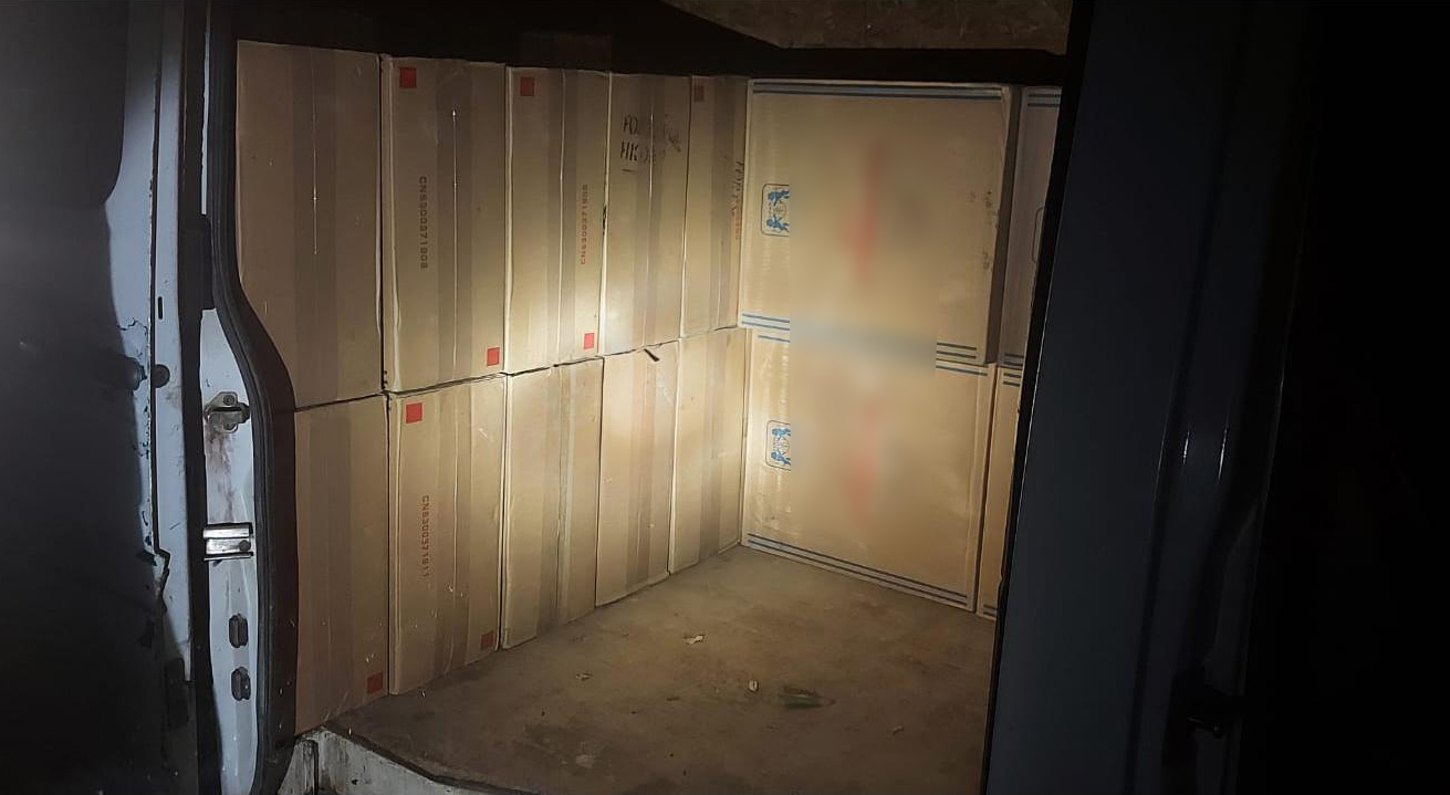 FOTO// Captură nocturnă de țigări de contrabandă, la sud, în sumă de peste 800 000 lei